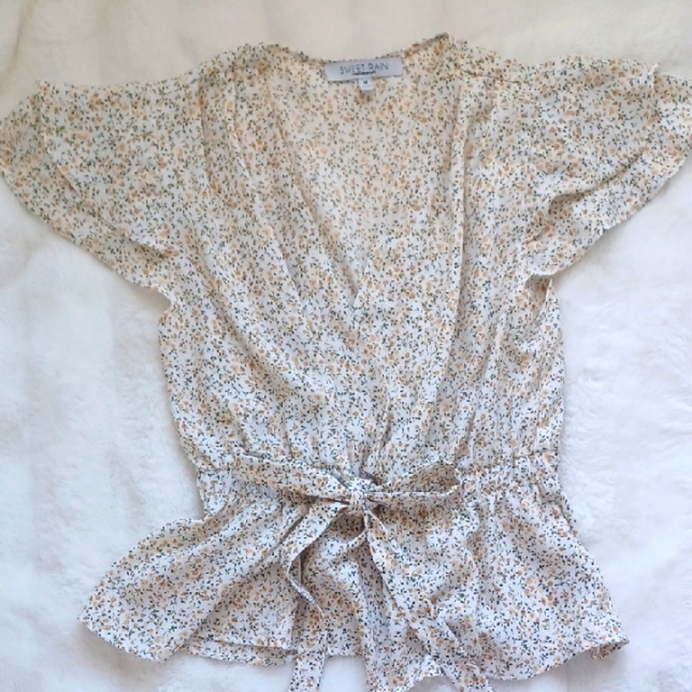 Sweet Rain Cream Flutter Sleeve Wrap Blouse With Front Tie Sz. M